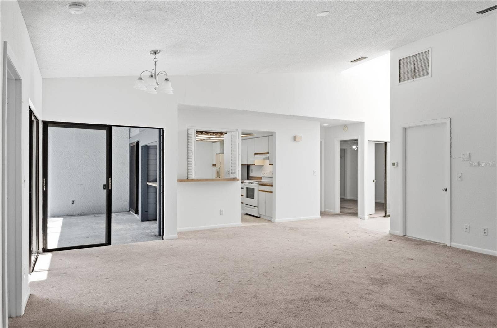 135 PINEWINDS BOULEVARD, Oldsmar, FL 34677