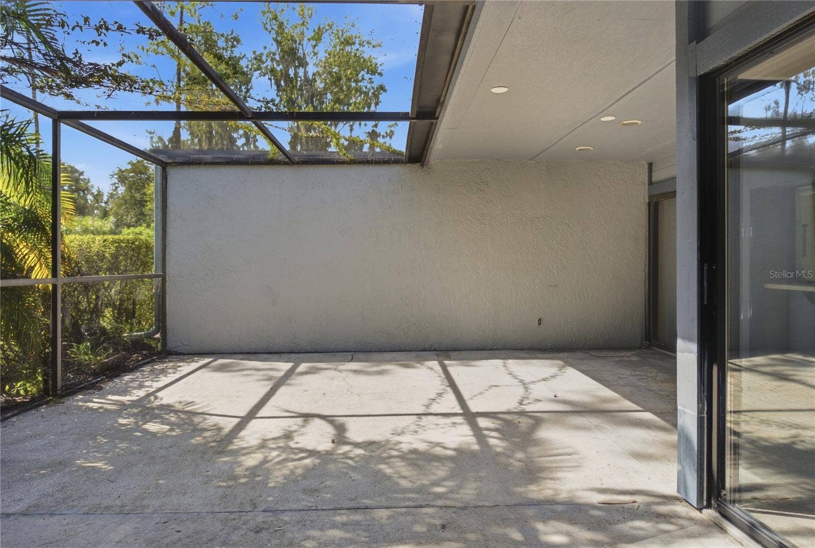 135 PINEWINDS BOULEVARD, Oldsmar, FL 34677