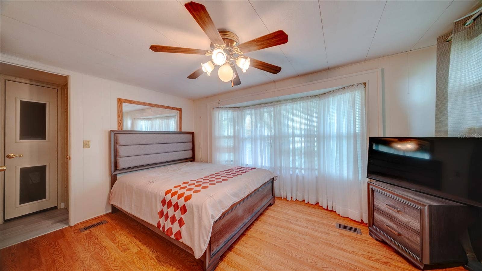 2753 VINDALE ROAD, Tavares, FL 32778 2753 VINDALE ROAD, Tavares, FL 32778