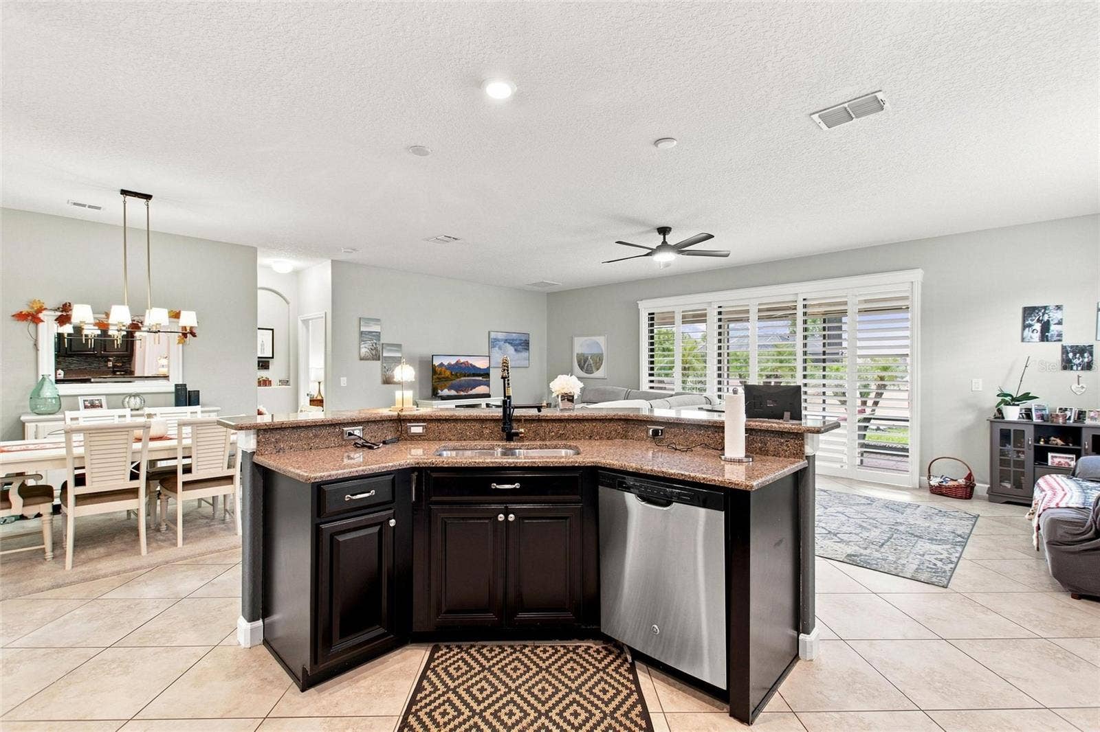 8961 DOVE VALLEY WAY, Davenport, FL 33896 8961 DOVE VALLEY WAY, Davenport, FL 33896