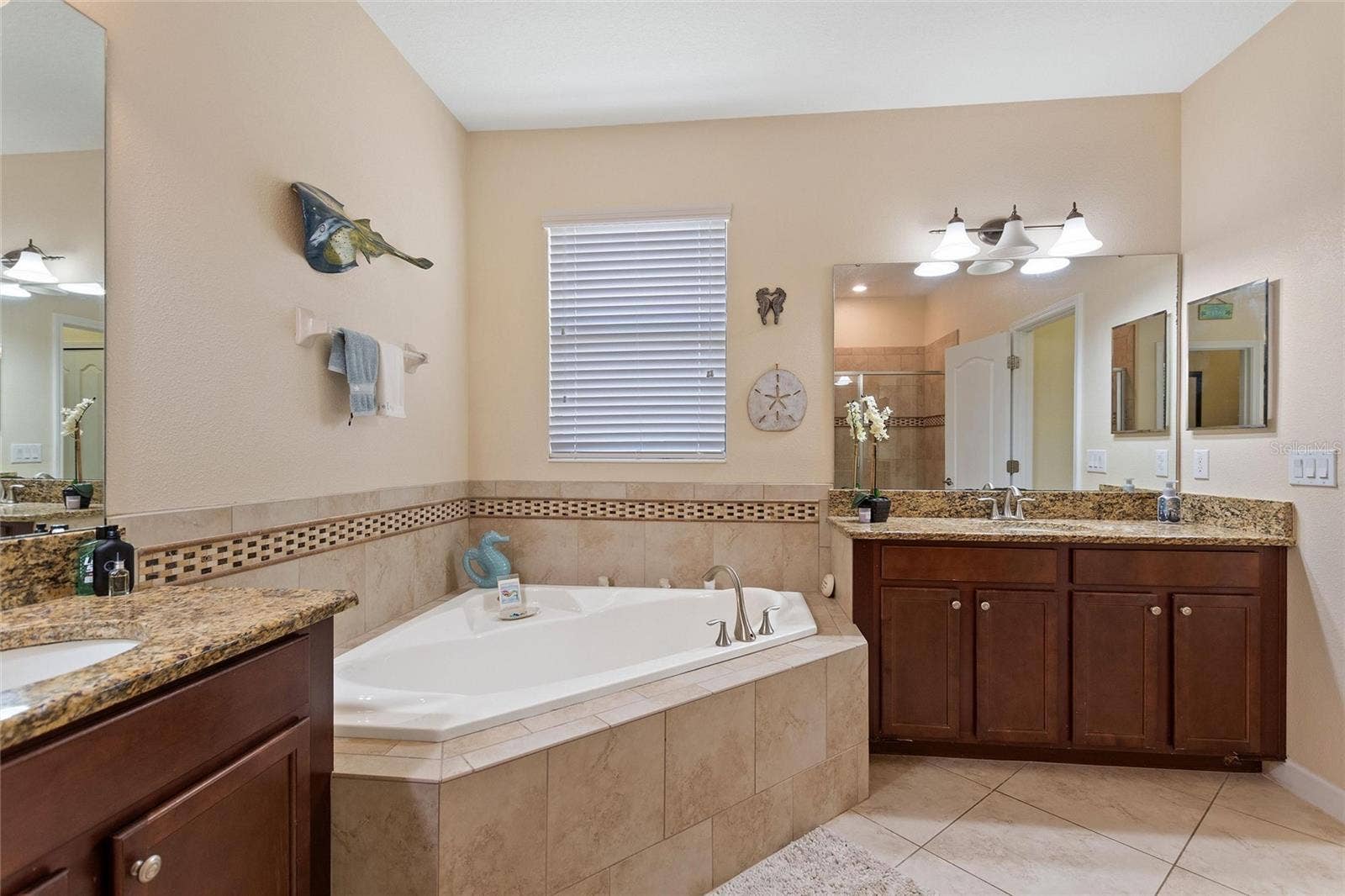 8961 DOVE VALLEY WAY, Davenport, FL 33896 8961 DOVE VALLEY WAY, Davenport, FL 33896