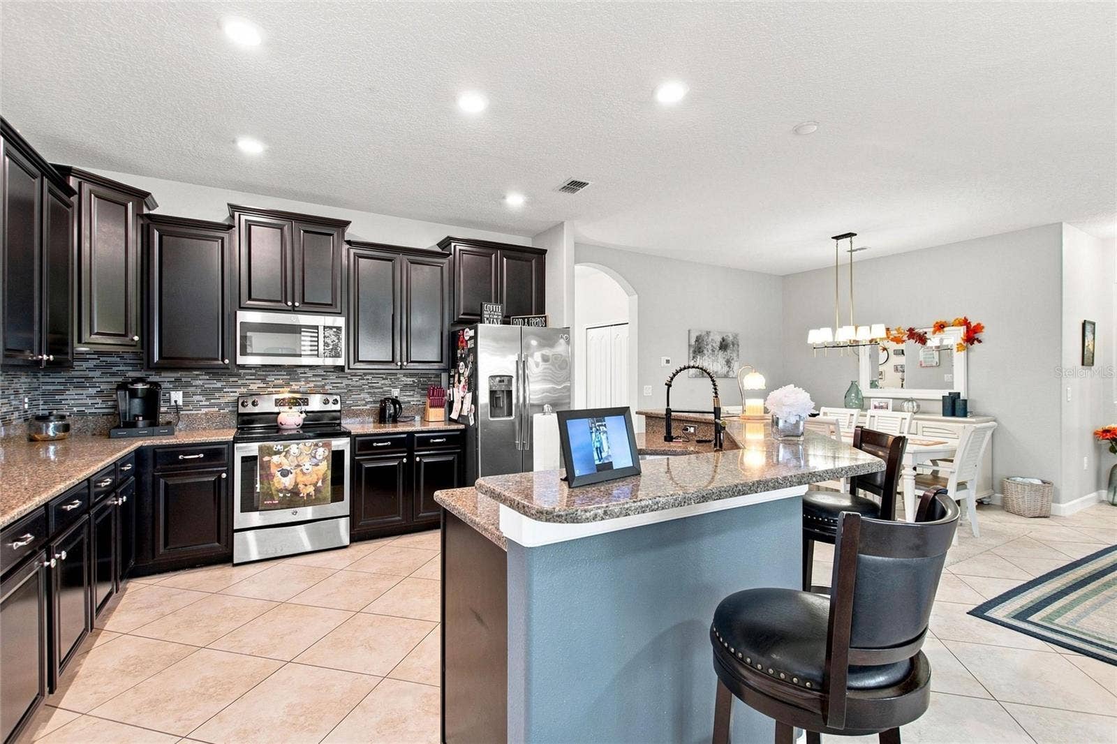 8961 DOVE VALLEY WAY, Davenport, FL 33896 8961 DOVE VALLEY WAY, Davenport, FL 33896