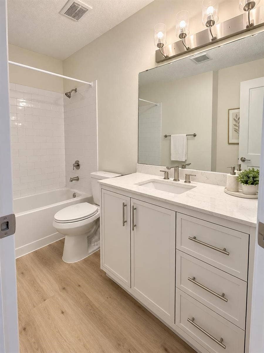 232 AFTON SQUARES, #309, Altamonte Springs, FL 32714 Bath VIRTUALLY STAGED