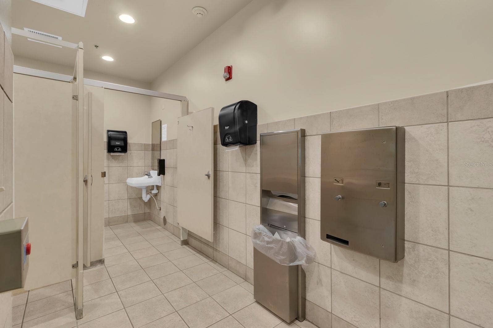 1201 E OAK STREET, Kissimmee, FL 34744 1201 E OAK STREET, Kissimmee, FL 34744