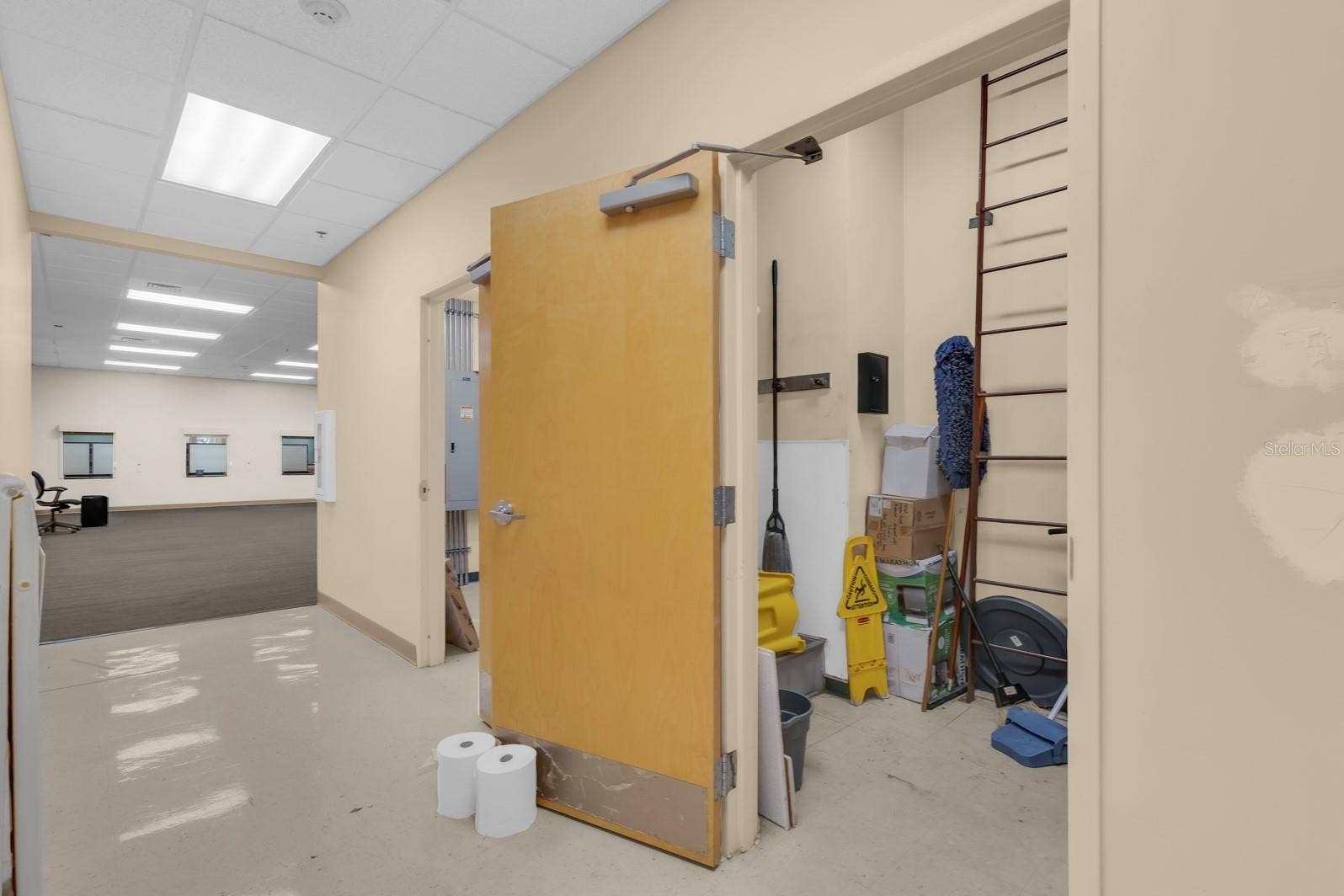 1201 E OAK STREET, Kissimmee, FL 34744 Utility Rooms / Storage Area