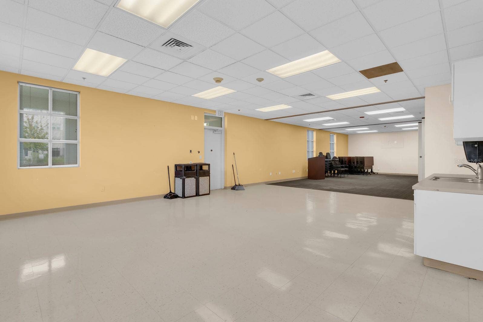1201 E OAK STREET, Kissimmee, FL 34744 Additional Office Space with Commercial Vinyl Flooring