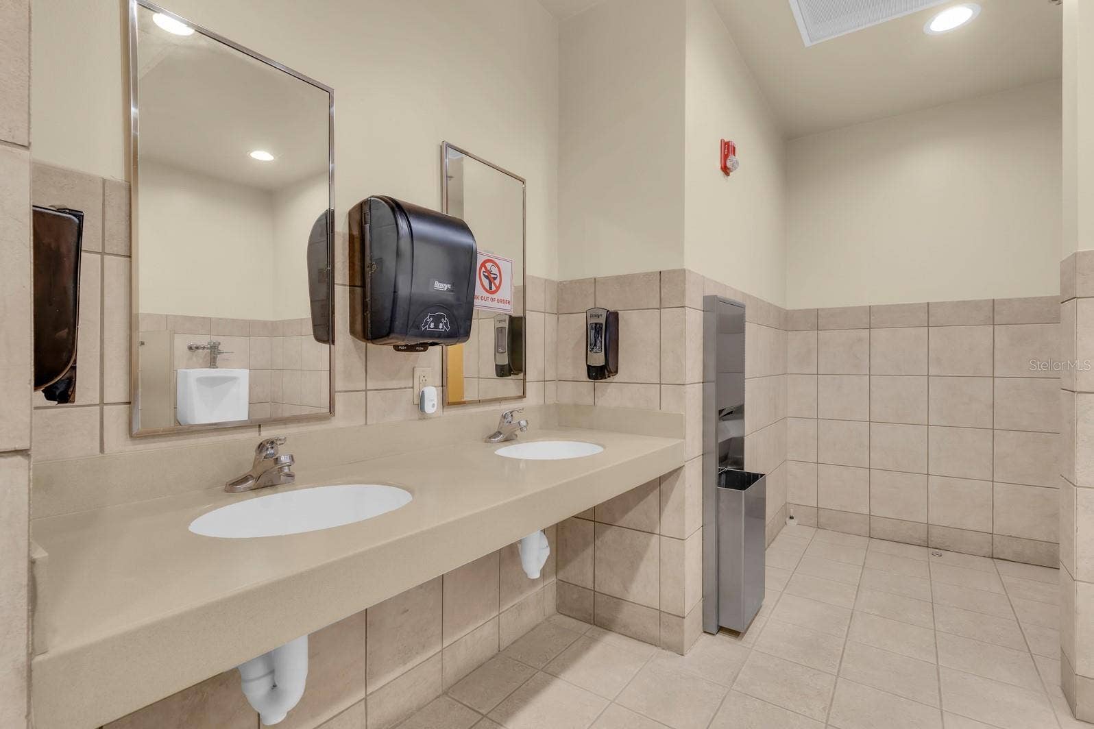1201 E OAK STREET, Kissimmee, FL 34744 1201 E OAK STREET, Kissimmee, FL 34744