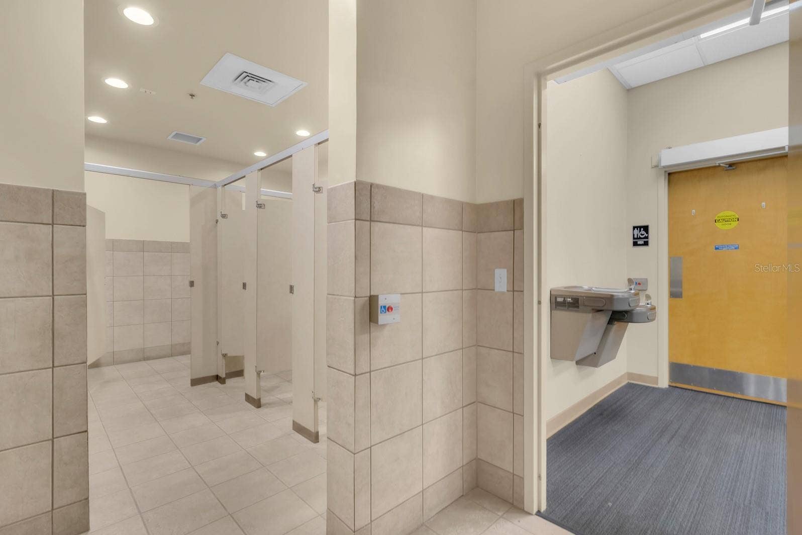 1201 E OAK STREET, Kissimmee, FL 34744 Interior View of Bathrooms