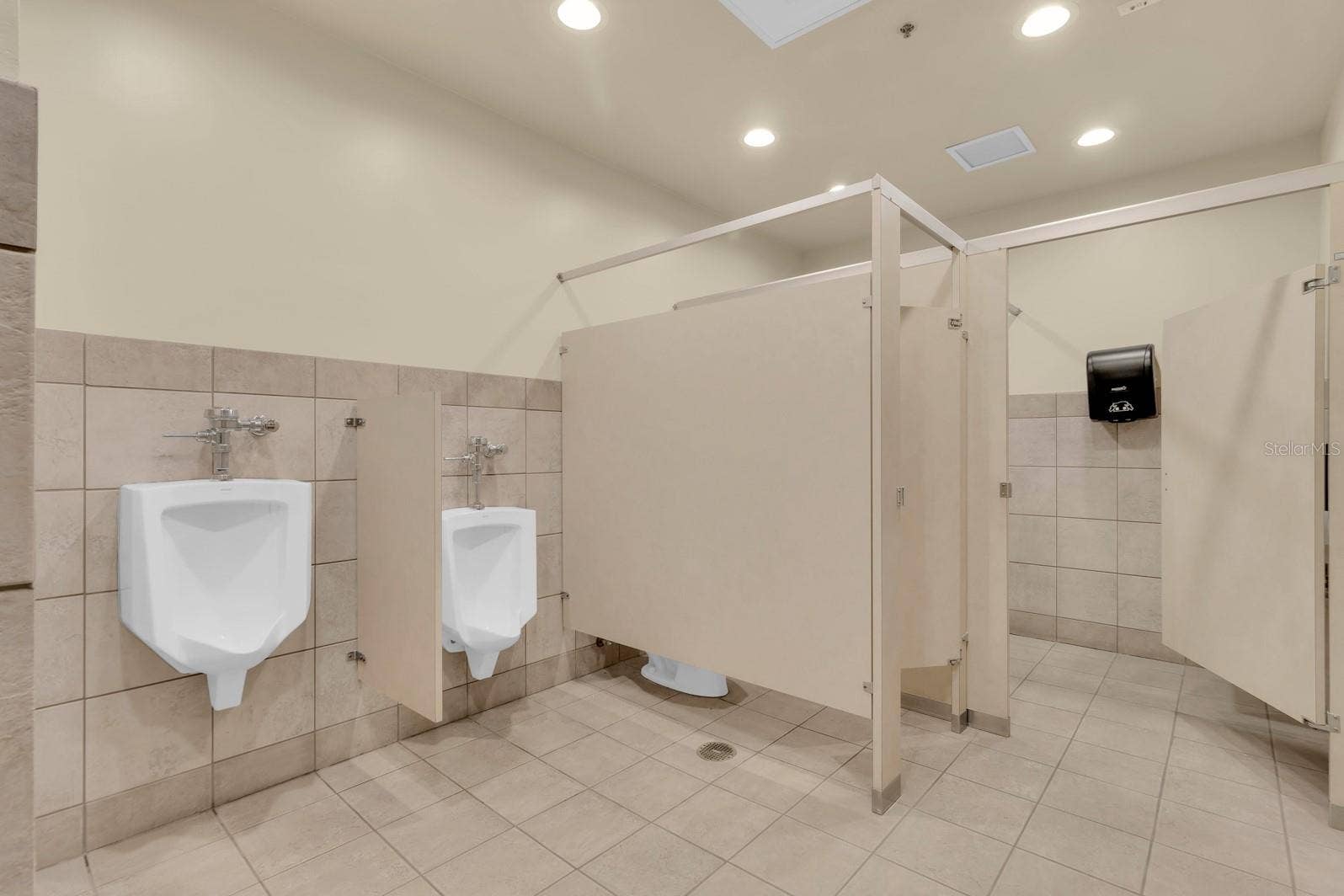 1201 E OAK STREET, Kissimmee, FL 34744 1201 E OAK STREET, Kissimmee, FL 34744