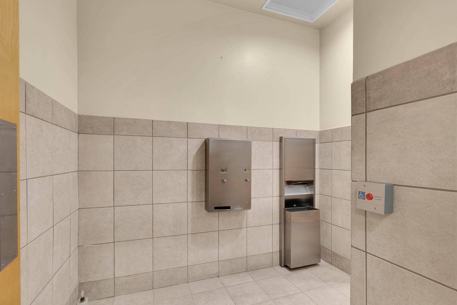 1201 E OAK STREET, Kissimmee, FL 34744 1201 E OAK STREET, Kissimmee, FL 34744