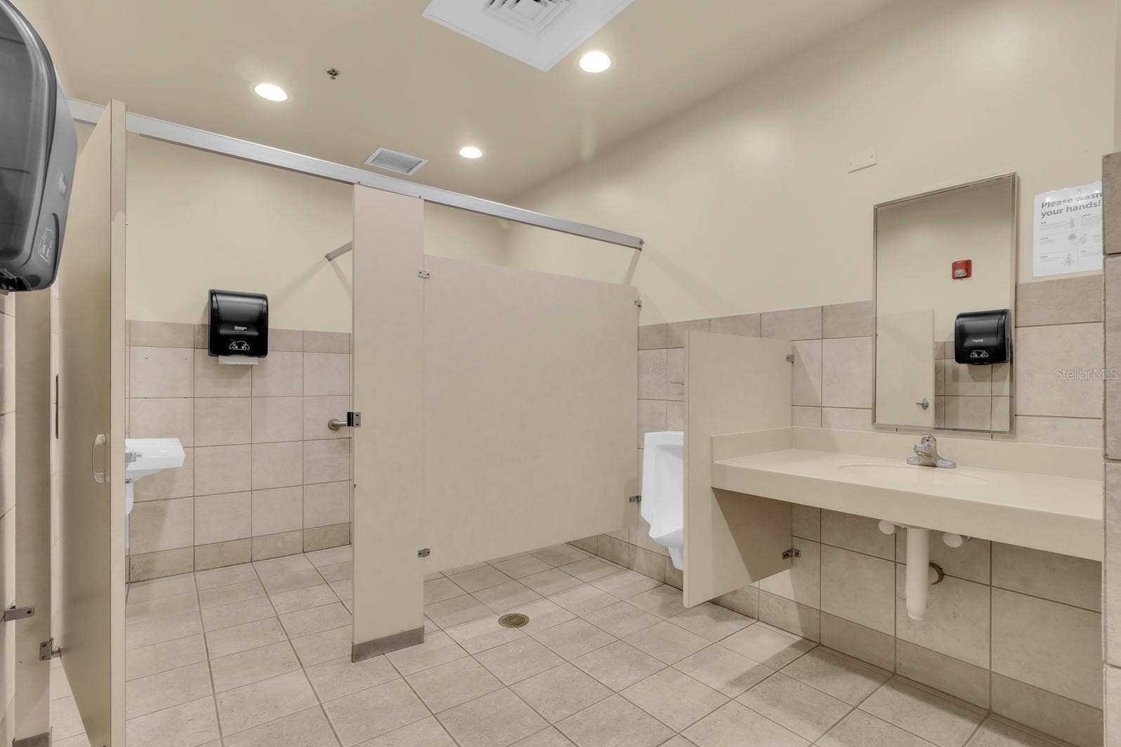 1201 E OAK STREET, Kissimmee, FL 34744 1201 E OAK STREET, Kissimmee, FL 34744