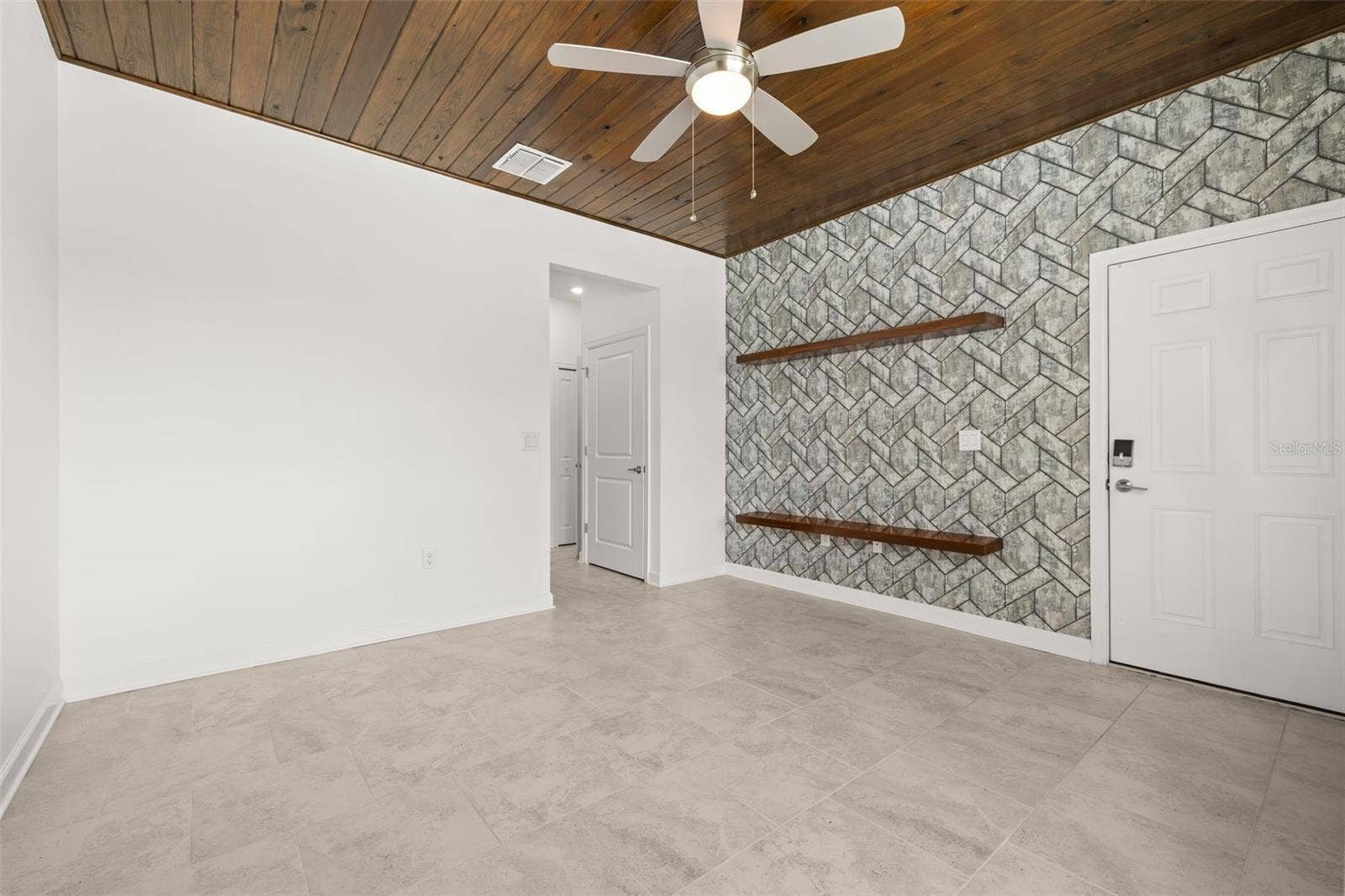 195 PRESTON AVENUE, Davenport, FL 33837