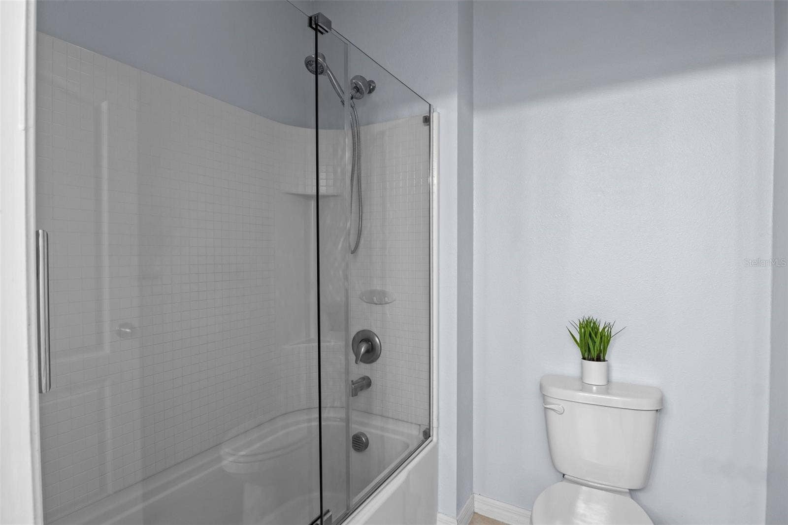 2460 WHITE POPPY DRIVE, Kissimmee, FL 34747 Bathroom 2