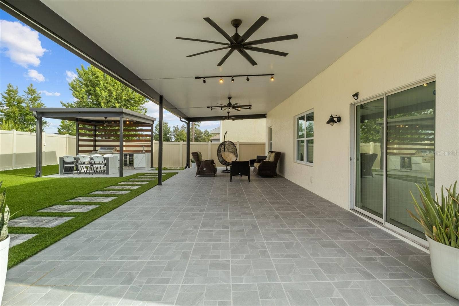 2460 WHITE POPPY DRIVE, Kissimmee, FL 34747 Terrace