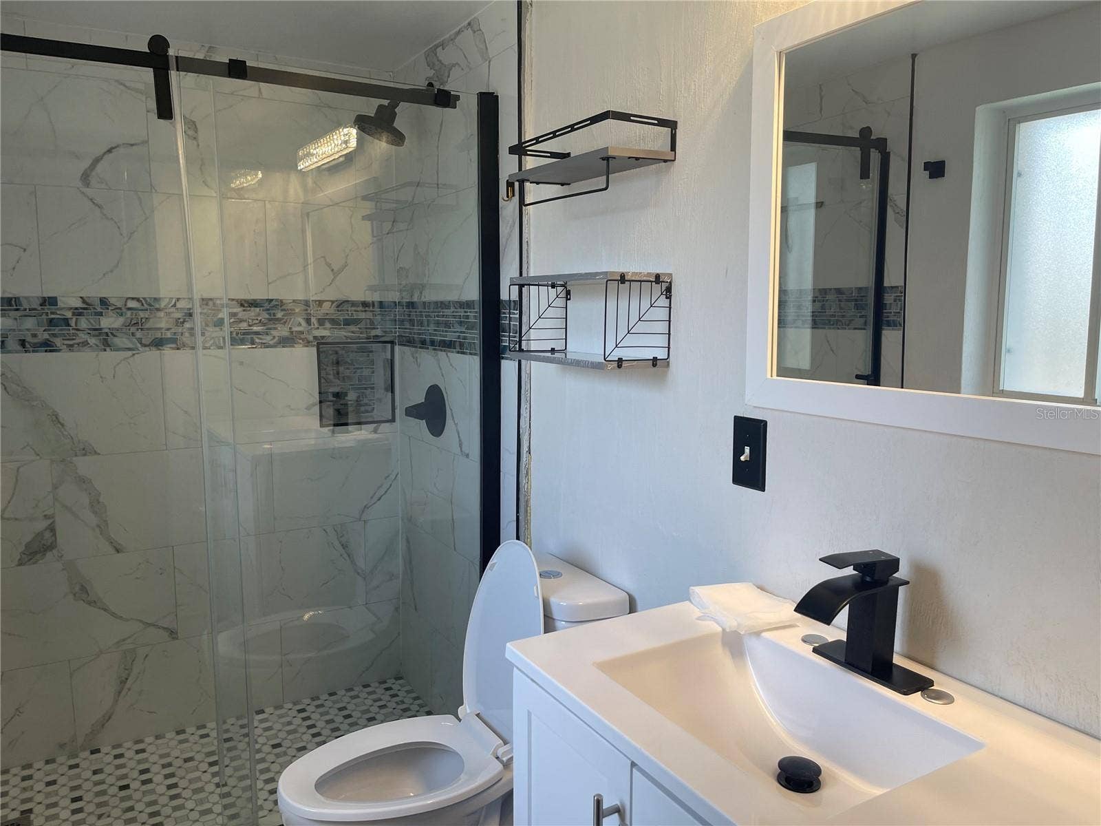 339 ELSIE AVENUE, Daytona Beach, FL 32117 Owner Bath