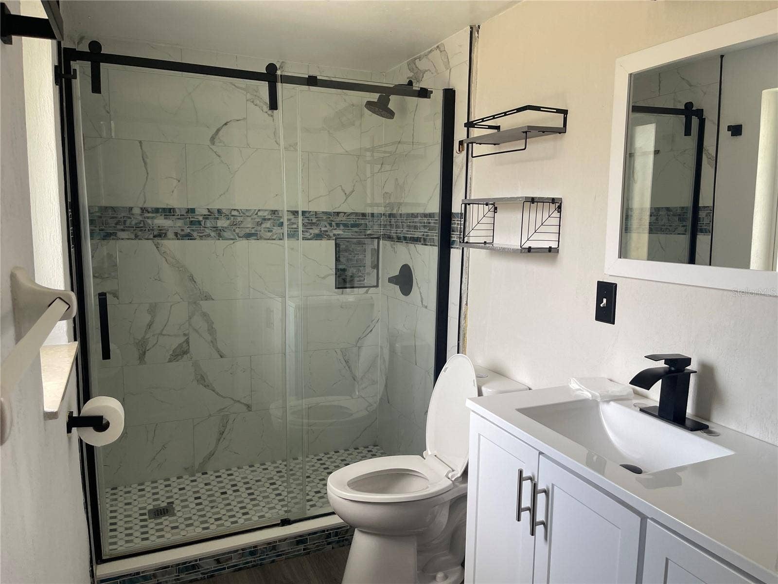 339 ELSIE AVENUE, Daytona Beach, FL 32117 Owner Bath