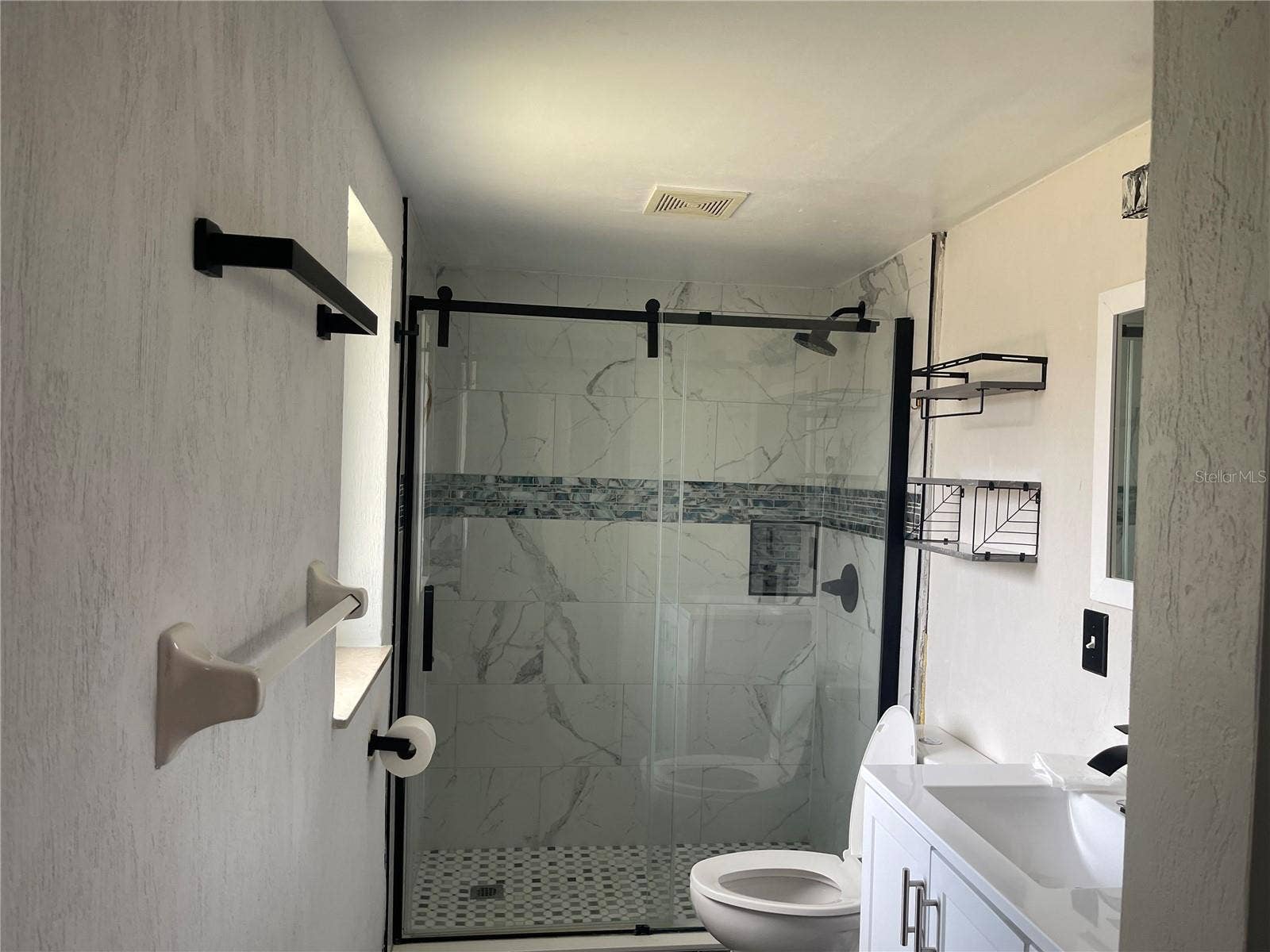 339 ELSIE AVENUE, Daytona Beach, FL 32117 Owner Bath