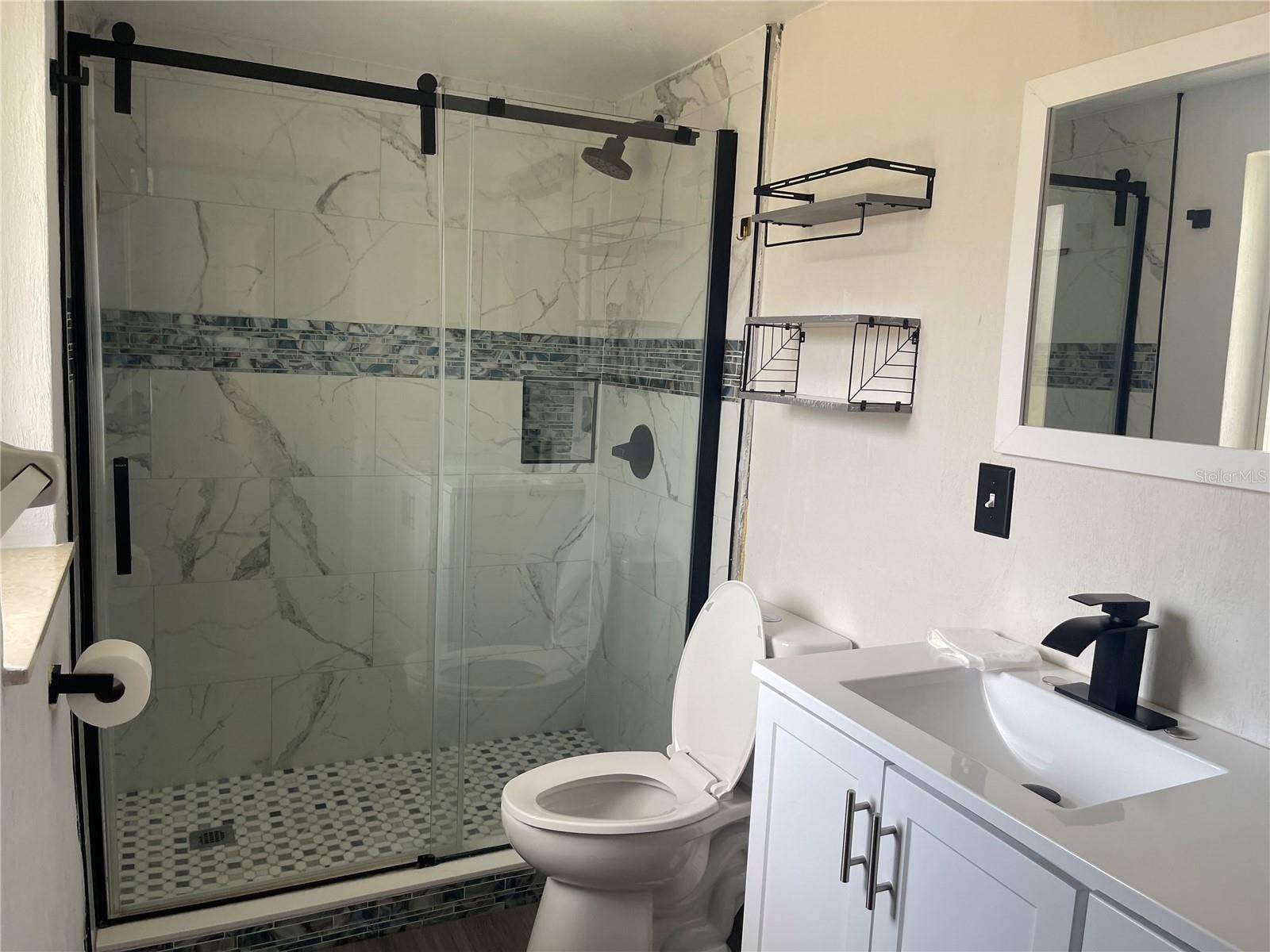 339 ELSIE AVENUE, Daytona Beach, FL 32117 Owner Bath