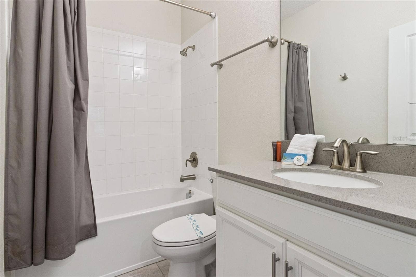 8996 CABOT CLIFFS DRIVE, Davenport, FL 33896 8996 CABOT CLIFFS DRIVE, Davenport, FL 33896