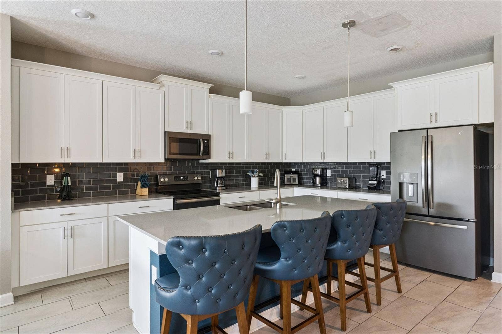 8996 CABOT CLIFFS DRIVE, Davenport, FL 33896 8996 CABOT CLIFFS DRIVE, Davenport, FL 33896