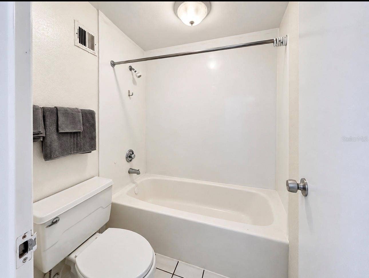 7900 S ORANGE BLOSSOM TRAIL, #2002, Orlando, FL 32809 7900 S ORANGE BLOSSOM TRAIL, #2002, Orlando, FL 32809