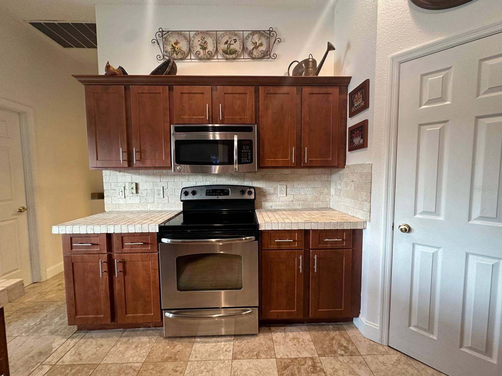 10349 POINTVIEW COURT, Orlando, FL 32836 10349 POINTVIEW COURT, Orlando, FL 32836