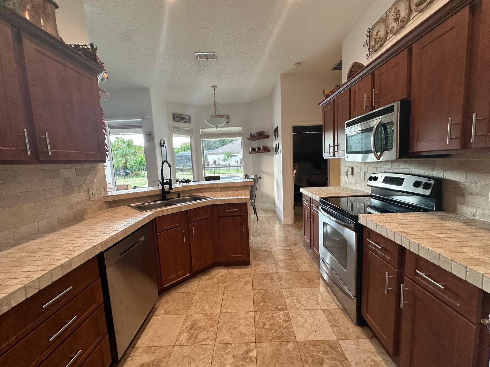 10349 POINTVIEW COURT, Orlando, FL 32836 Kitchen