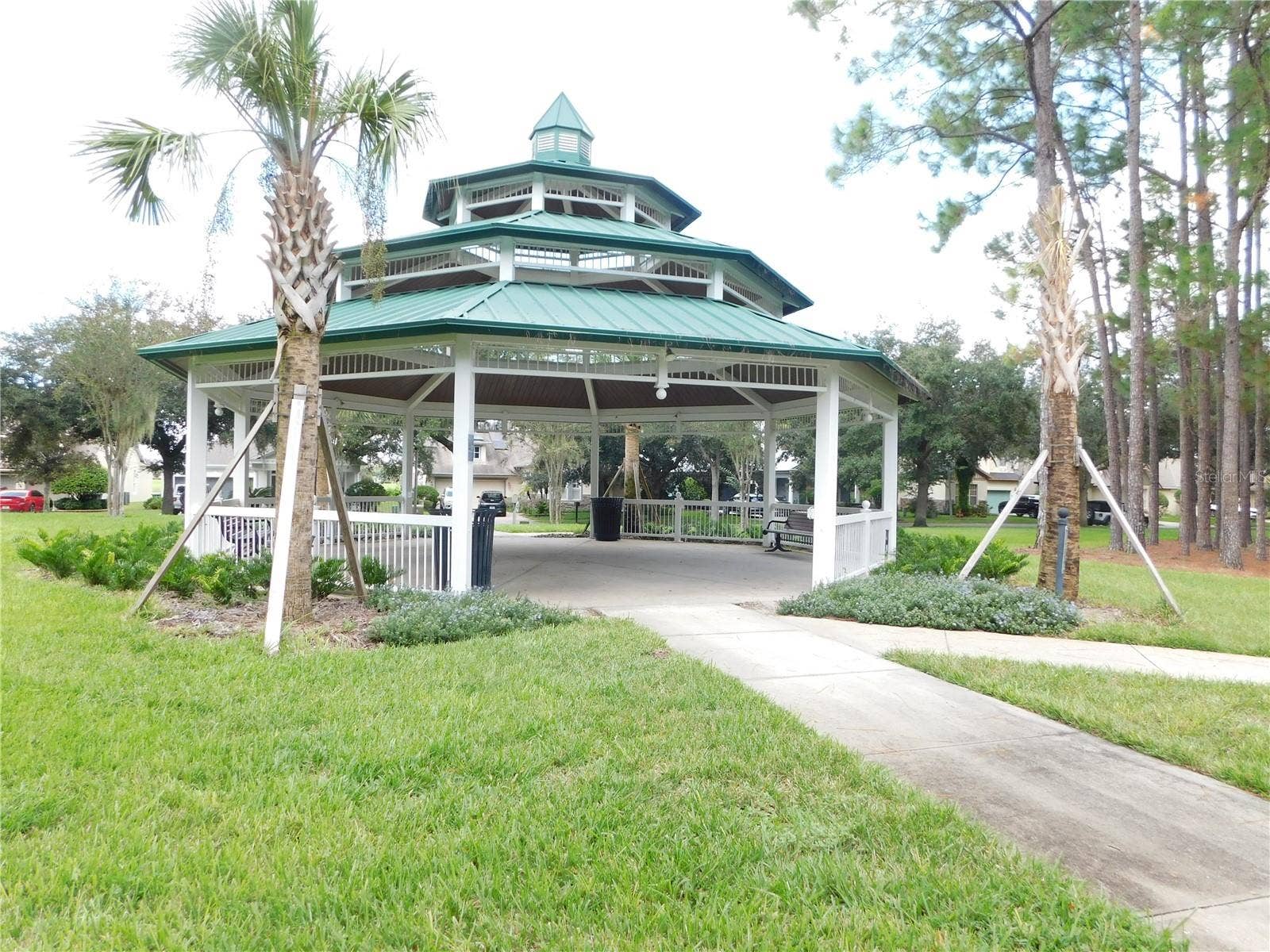 12809 HOLDENBURY LANE, Windermere, FL 34786 Enjoy walks throughout the community, Here's a gazebo