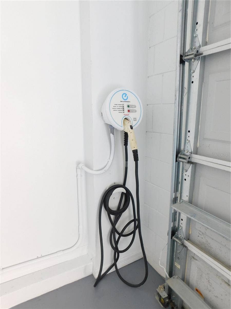12809 HOLDENBURY LANE, Windermere, FL 34786 Electric vehicle charging station included