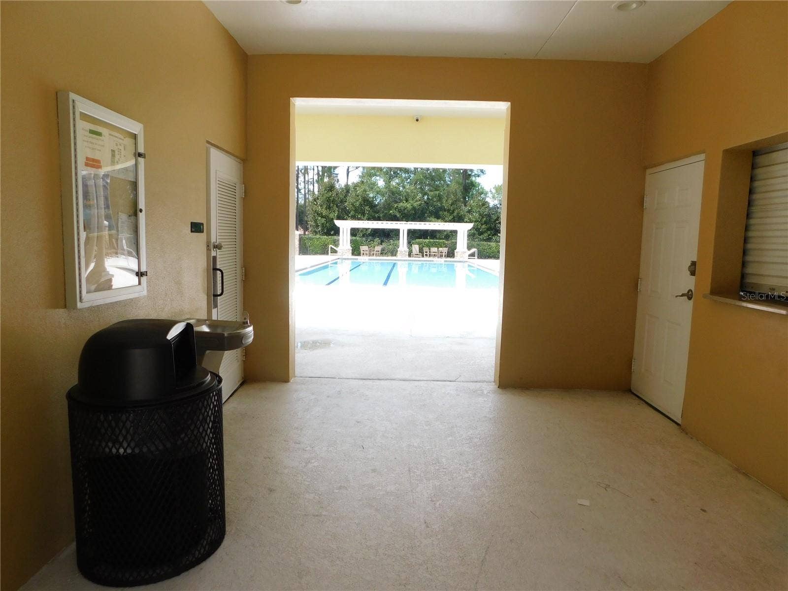 12809 HOLDENBURY LANE, Windermere, FL 34786 Community center and pool