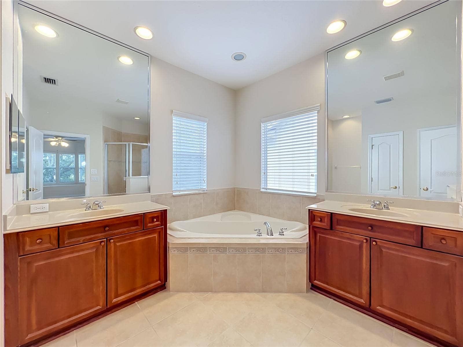 12809 HOLDENBURY LANE, Windermere, FL 34786 Recessed lighting, dual full mirrors