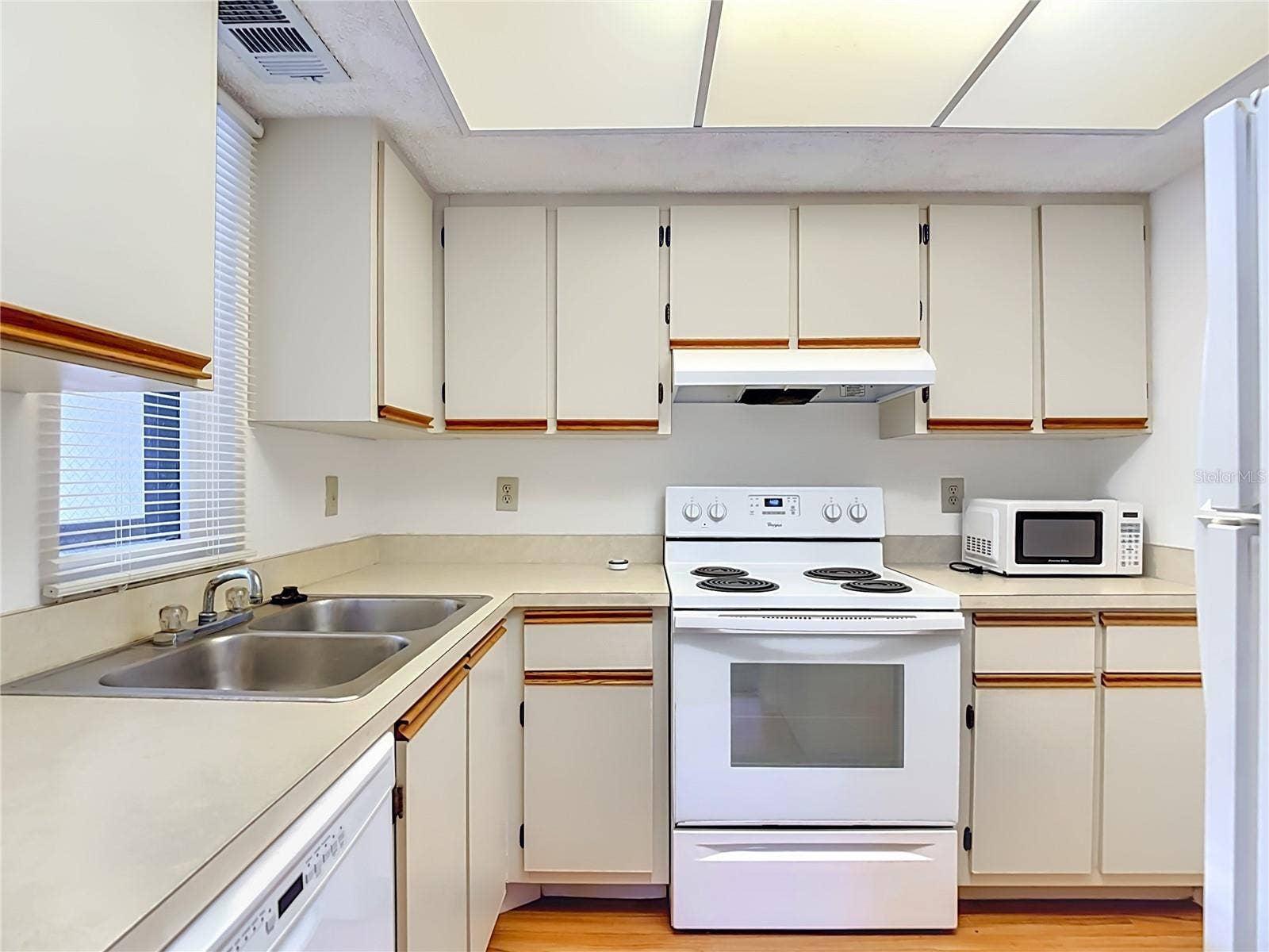 19505 QUESADA AVENUE, #EE204, Port Charlotte, FL 33948 19505 QUESADA AVENUE, #EE204, Port Charlotte, FL 33948