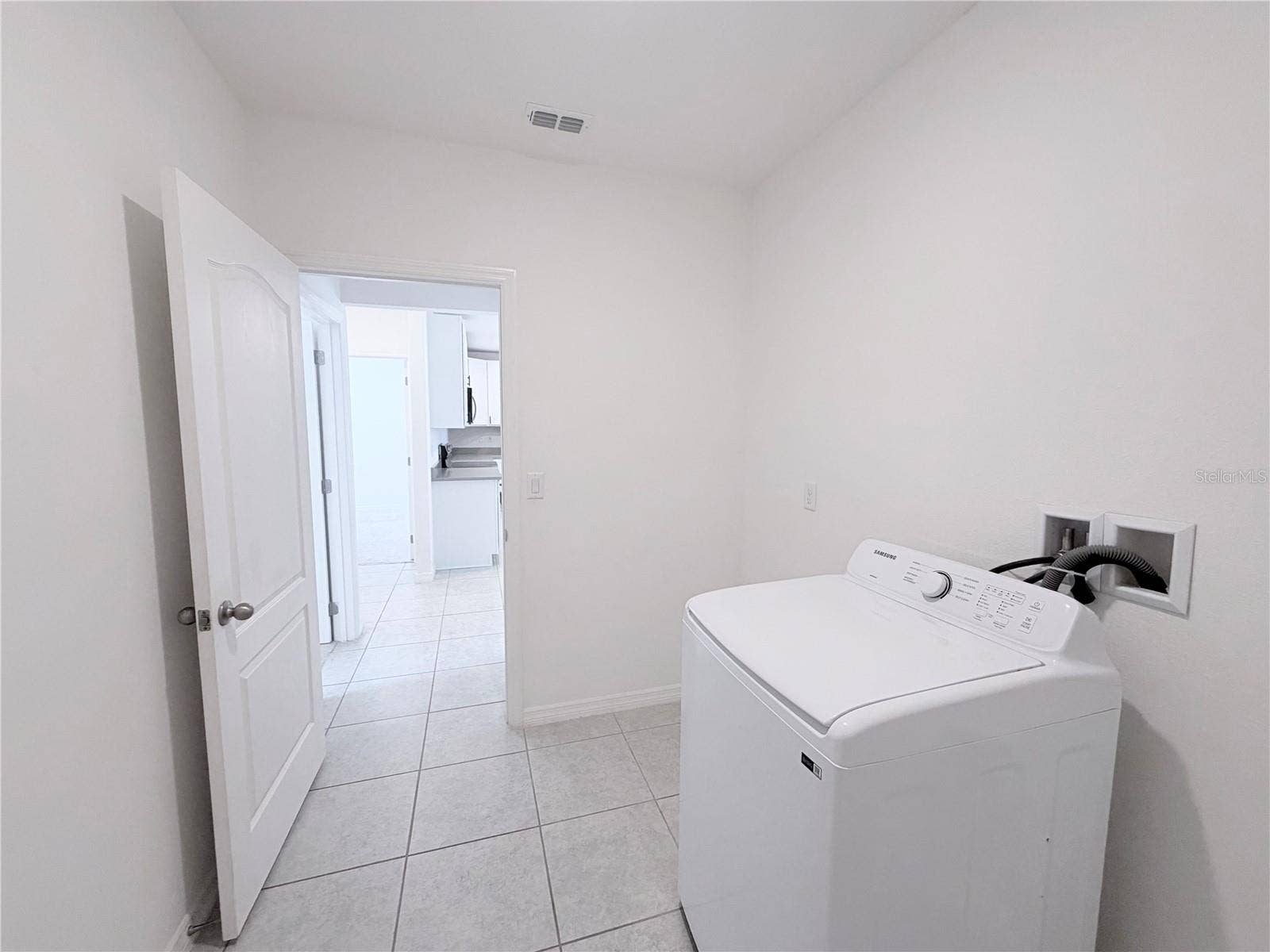2021 CANTON PARK DRIVE, Winter Haven, FL 33881