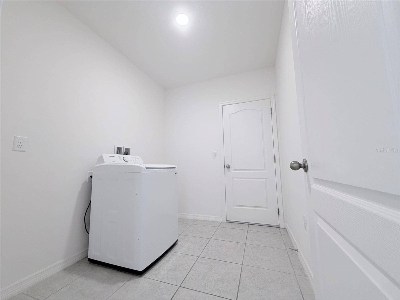 2021 CANTON PARK DRIVE, Winter Haven, FL 33881