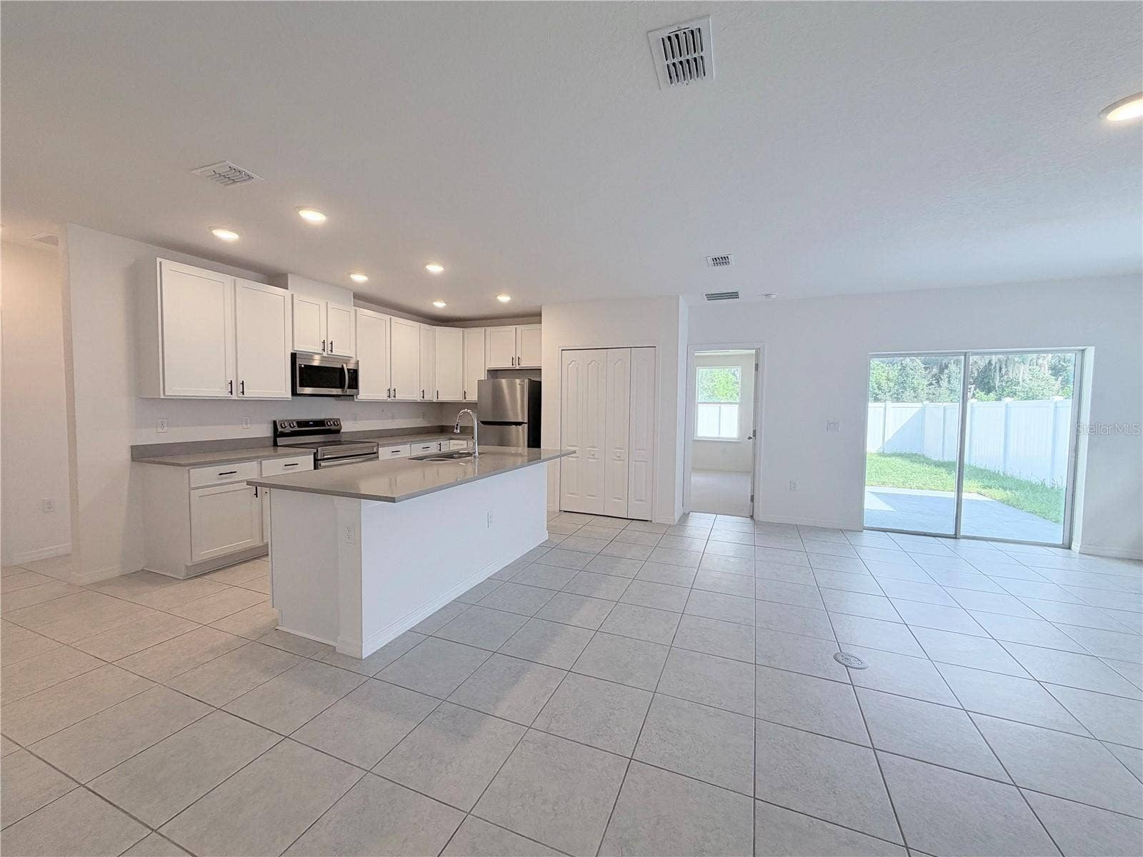 2021 CANTON PARK DRIVE, Winter Haven, FL 33881