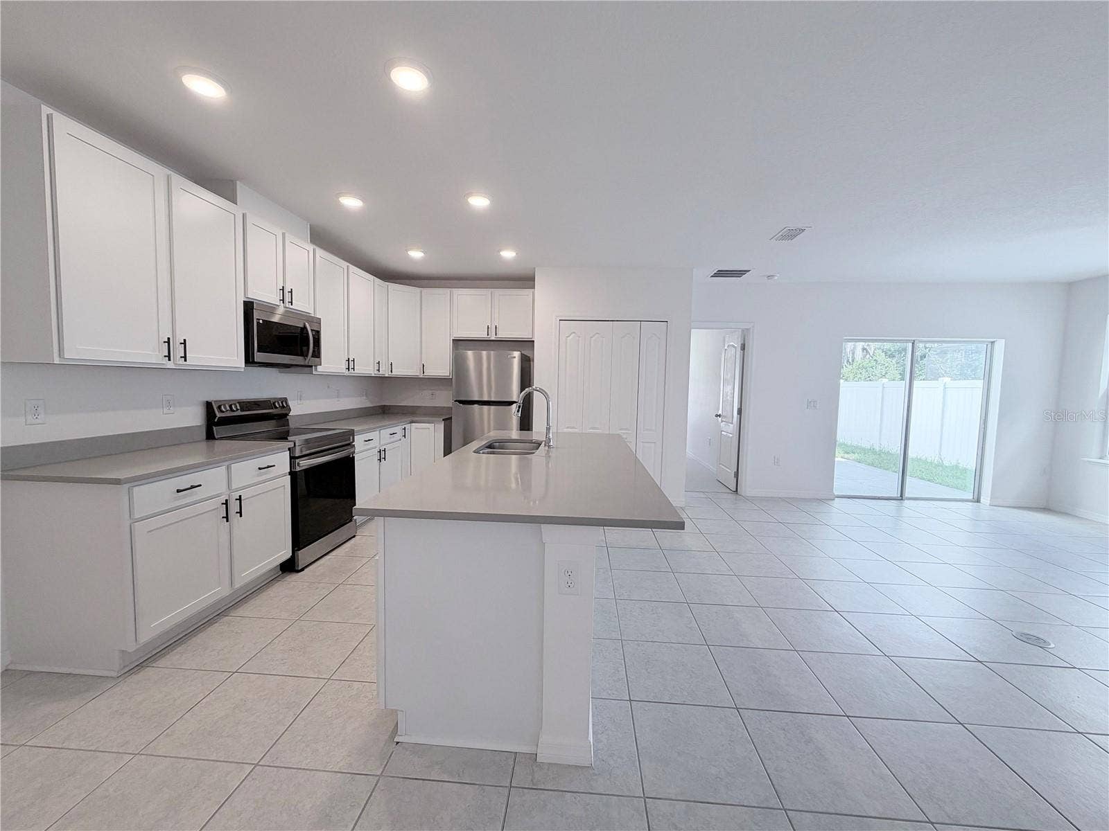 2021 CANTON PARK DRIVE, Winter Haven, FL 33881