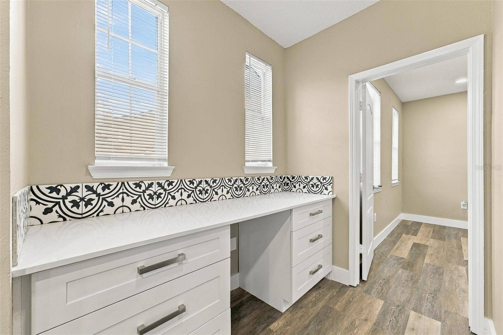 12020 VILLANOVA DRIVE, #107, Orlando, FL 32837 Second-floor office space.