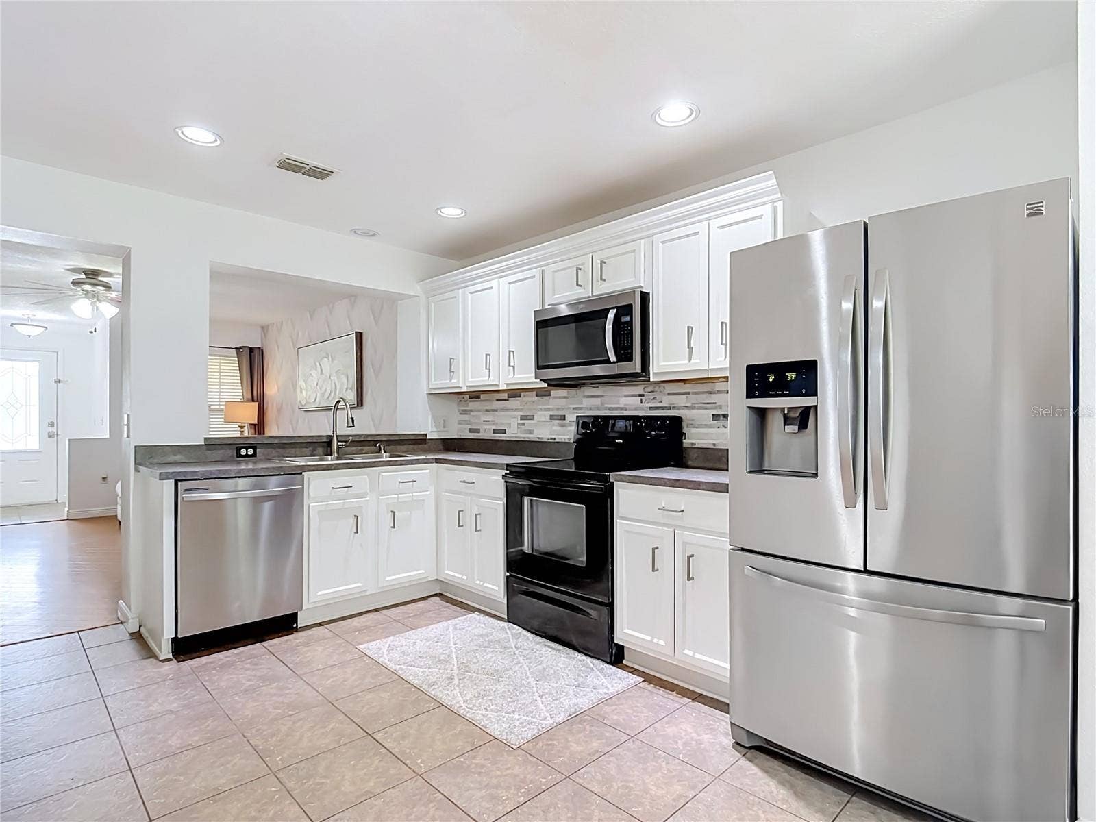 3115 SEAVIEW CASTLE DRIVE, Kissimmee, FL 34746 Kitchen