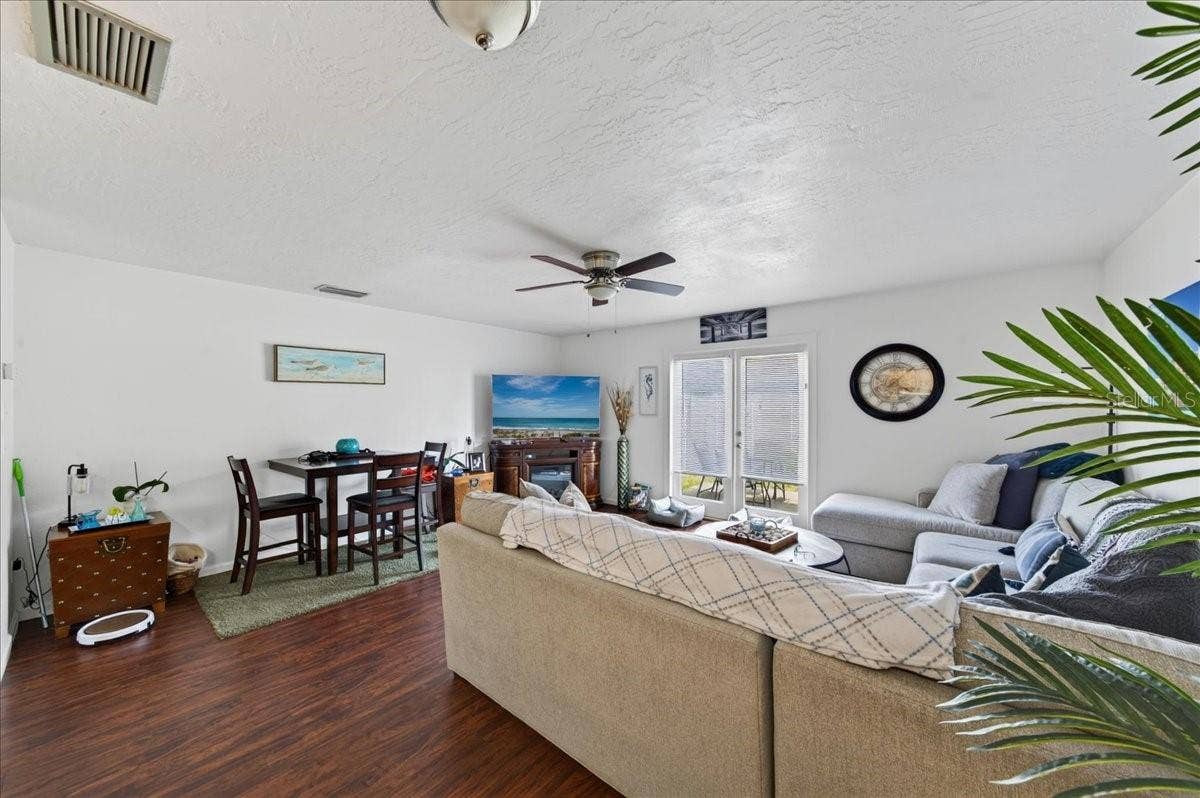 Unit 847 Living room