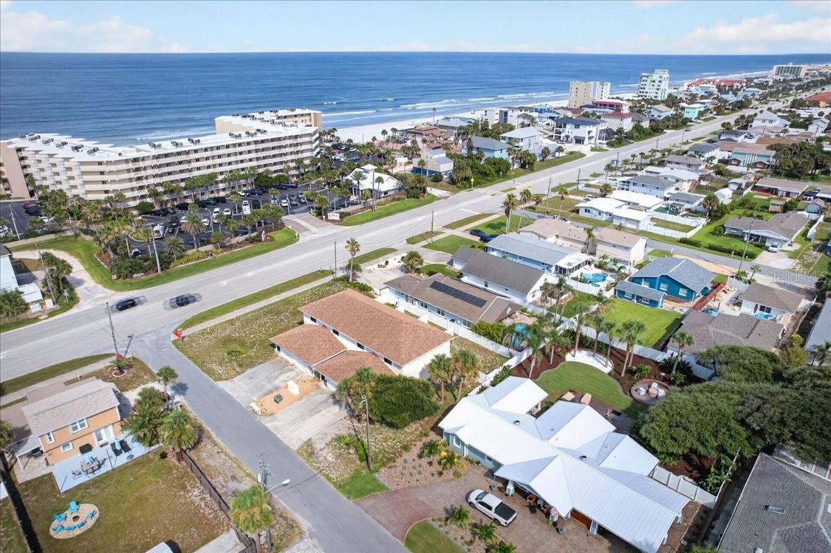 841 E 14TH AVENUE, New Smyrna Beach, FL 32169