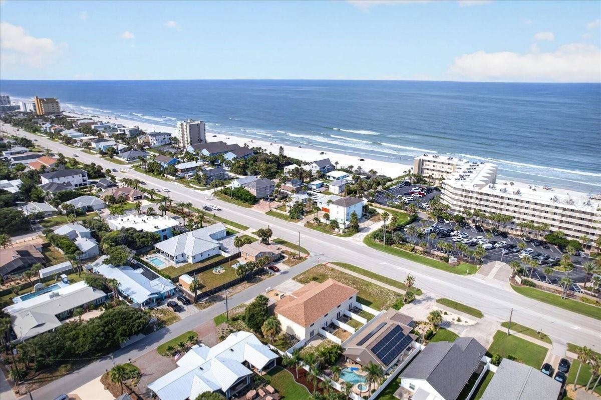 841 E 14TH AVENUE, New Smyrna Beach, FL 32169
