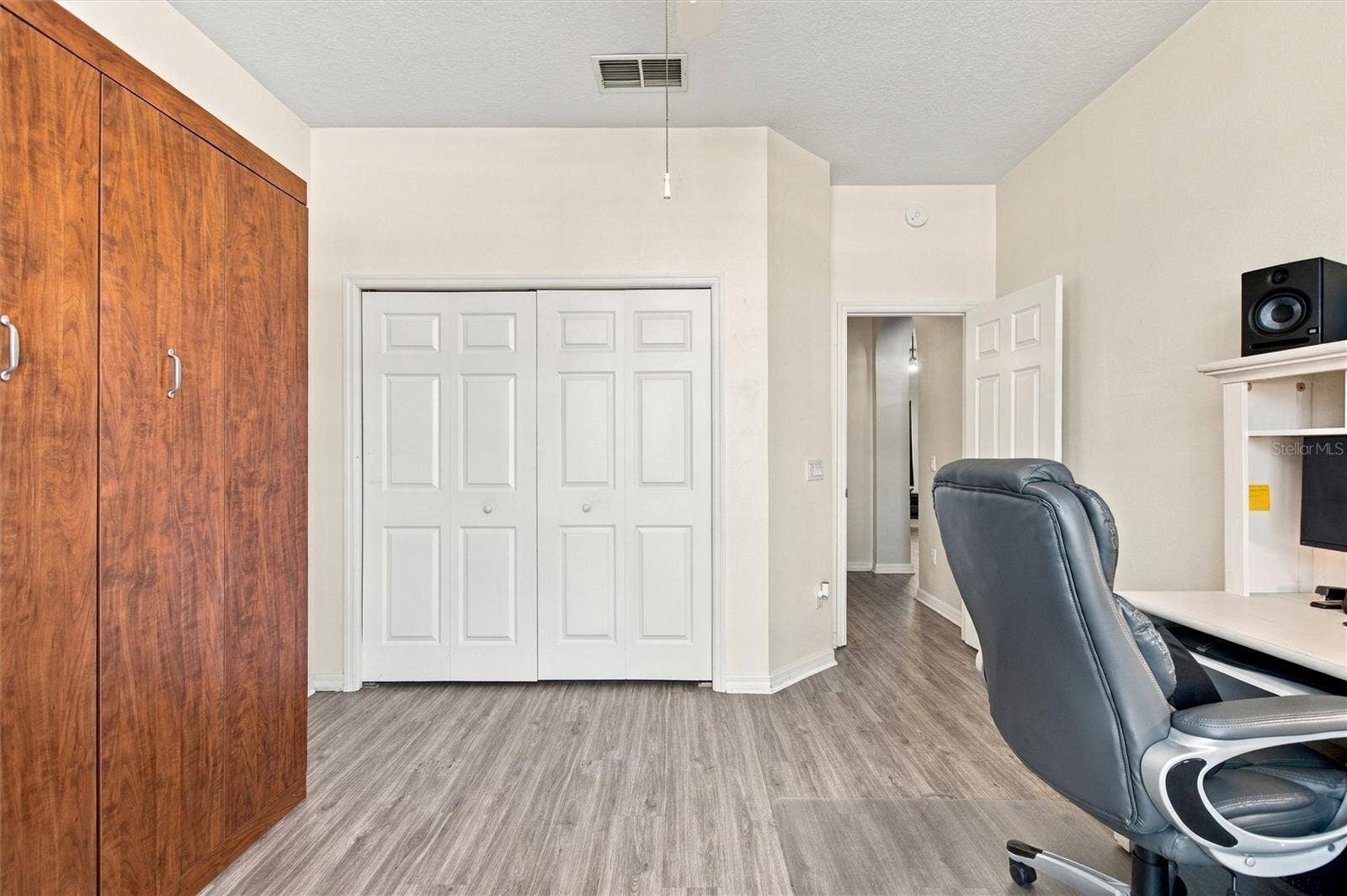 217 FLEMING LN, Davenport, FL 33837 Front guest room