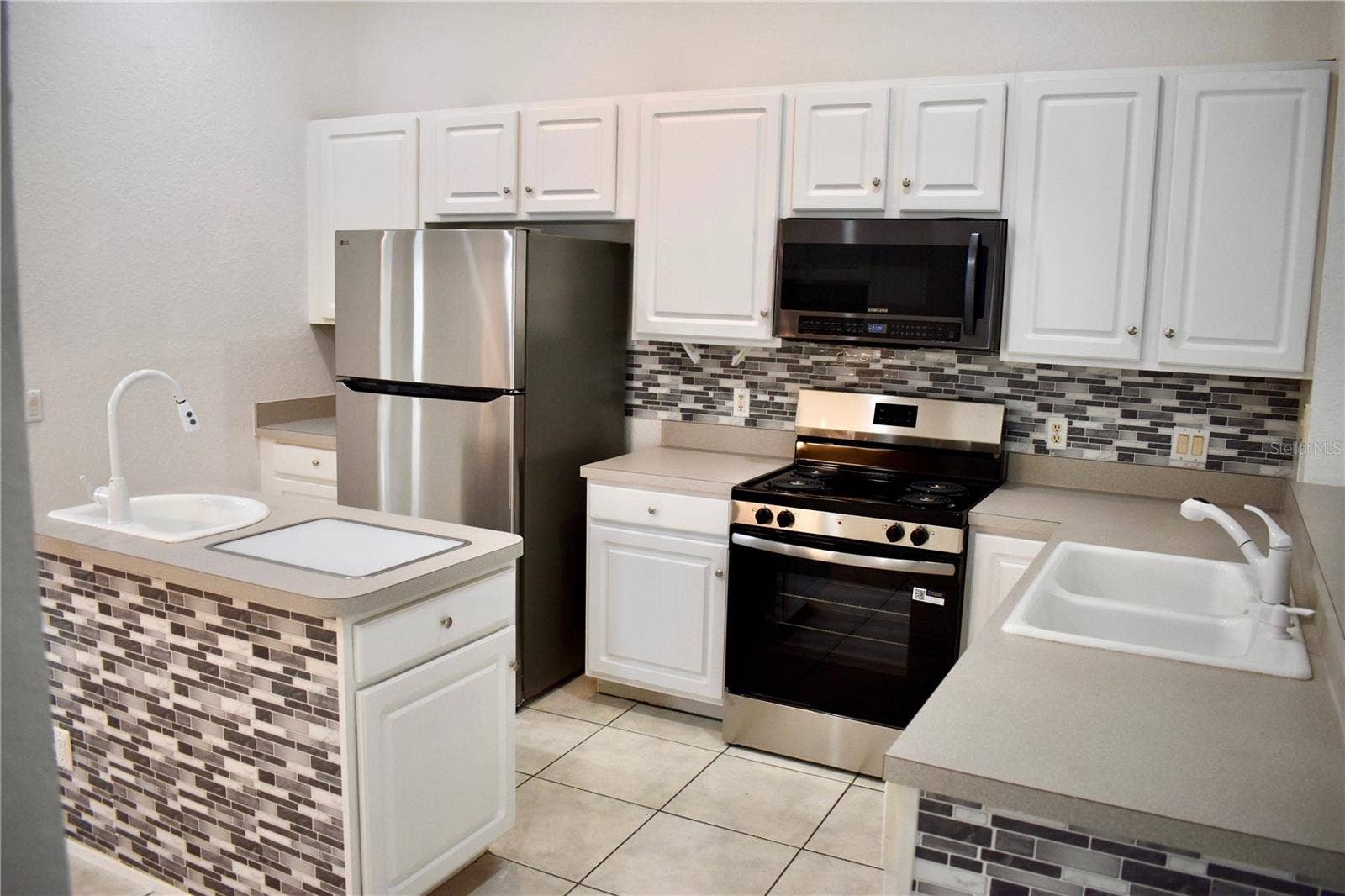 957 VIA BIANCA DRIVE, Davenport, FL 33896