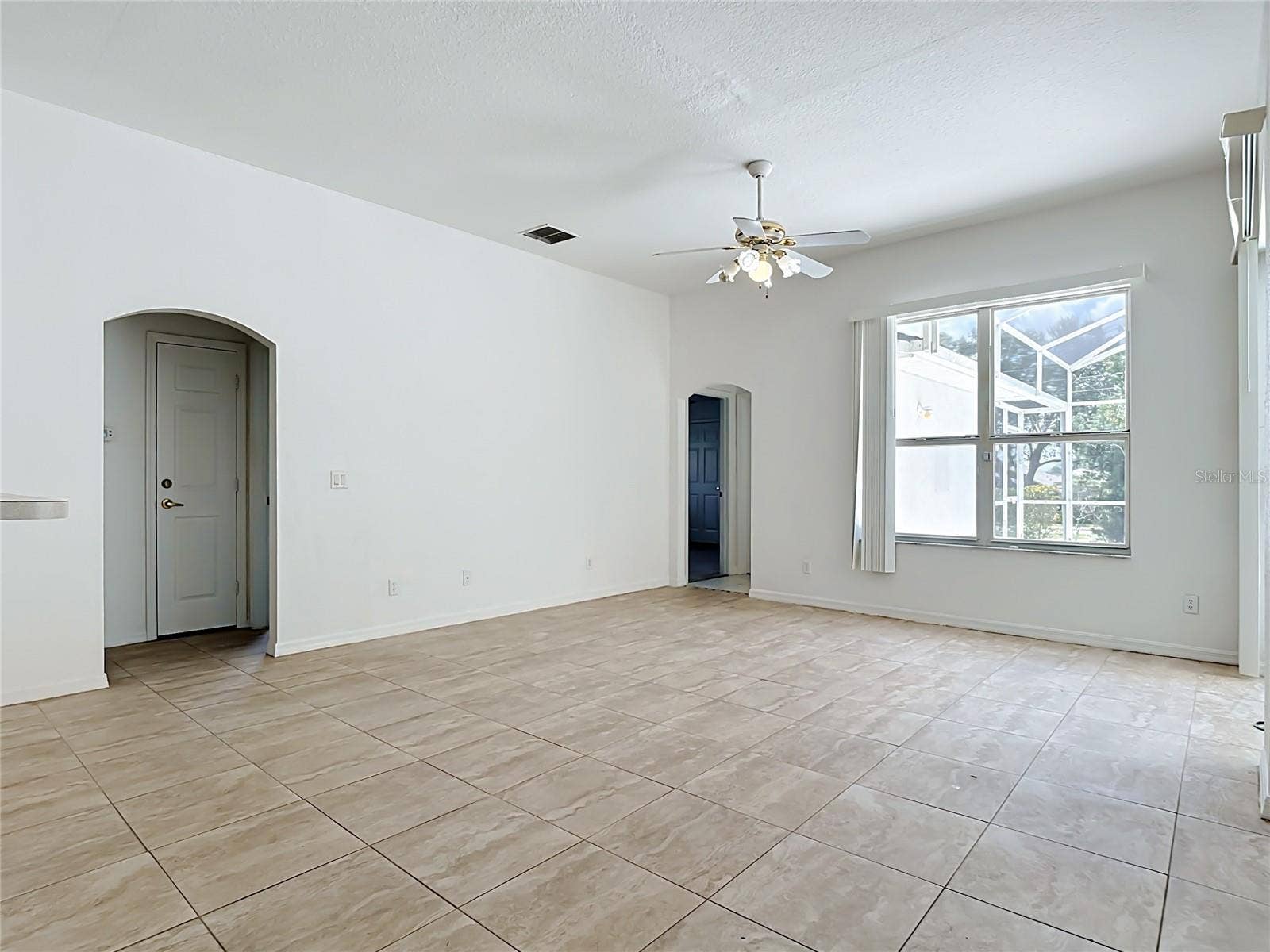 957 VIA BIANCA DRIVE, Davenport, FL 33896
