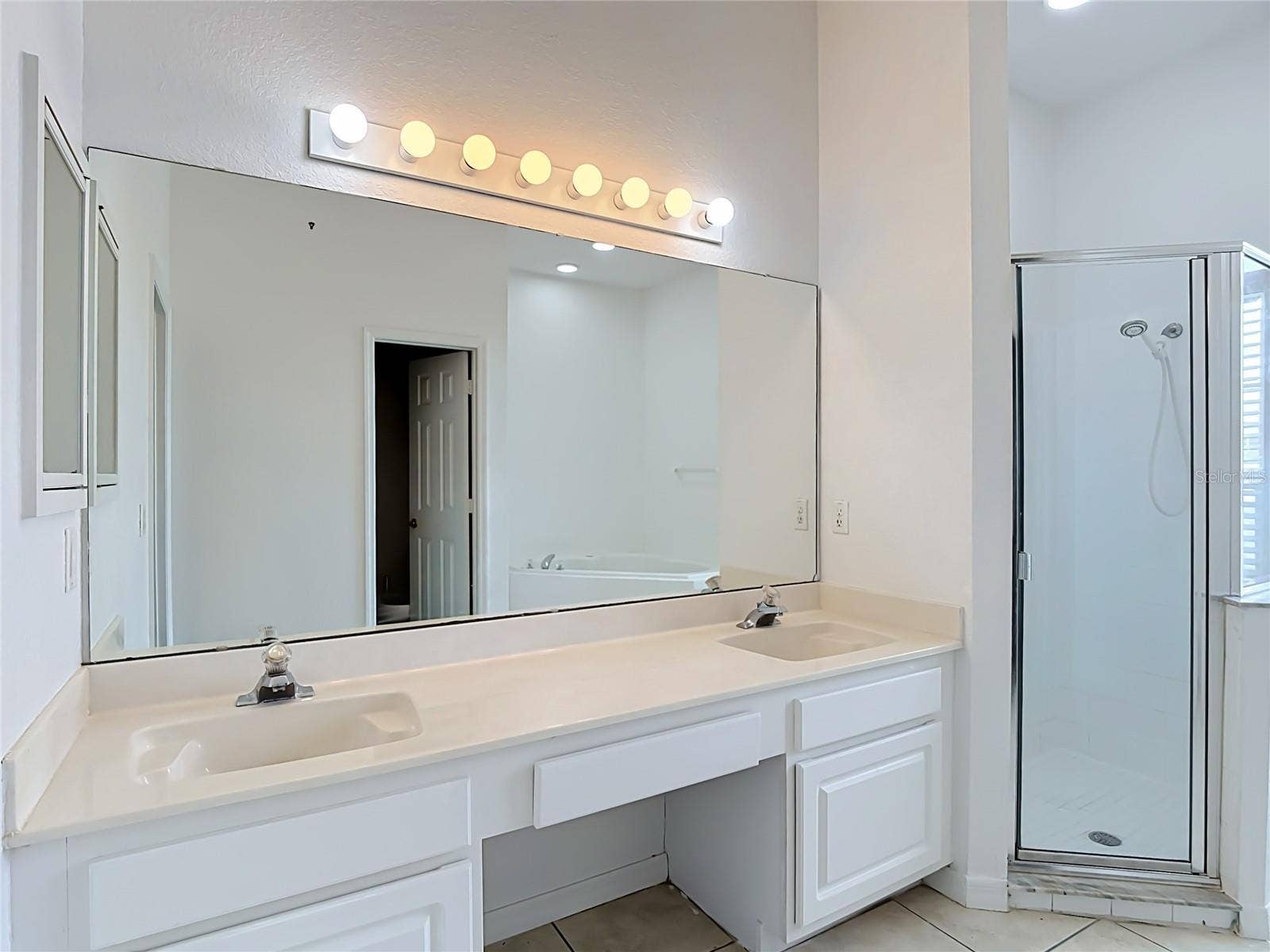 957 VIA BIANCA DRIVE, Davenport, FL 33896