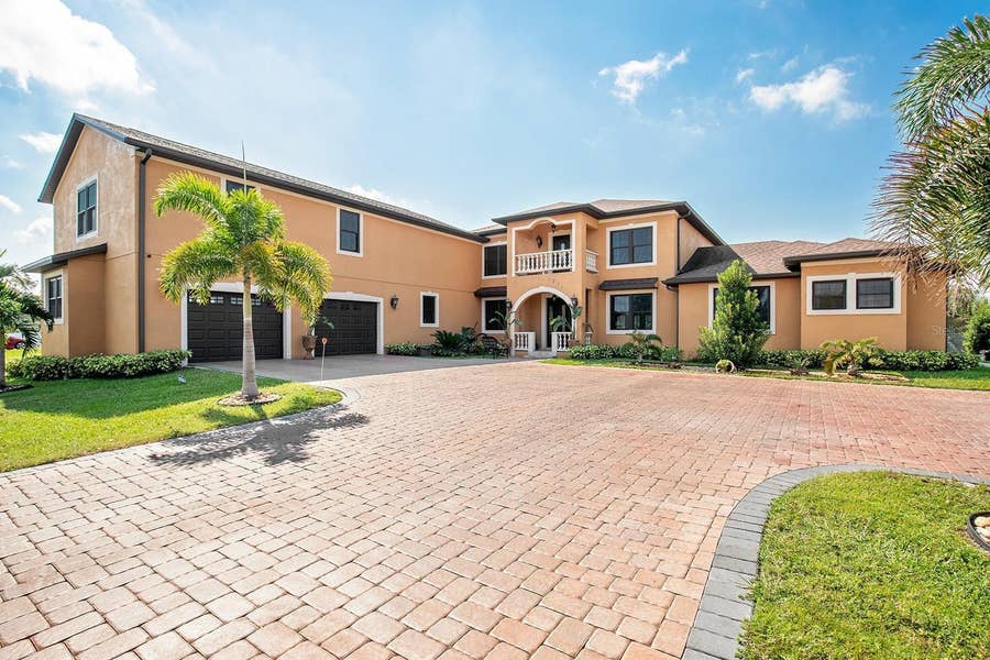Property photo for 3211 LAKESHORE BOULEVARD, St Cloud, FL