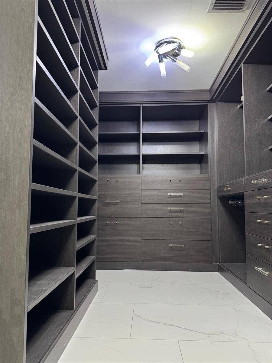 6013 FENDER COURT, Orlando, FL 32837 PRIMARY BEDROOMS WALK-IN CLOSET