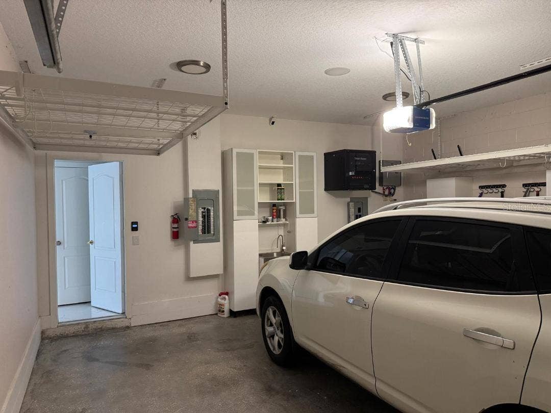 6013 FENDER COURT, Orlando, FL 32837 GARAGE