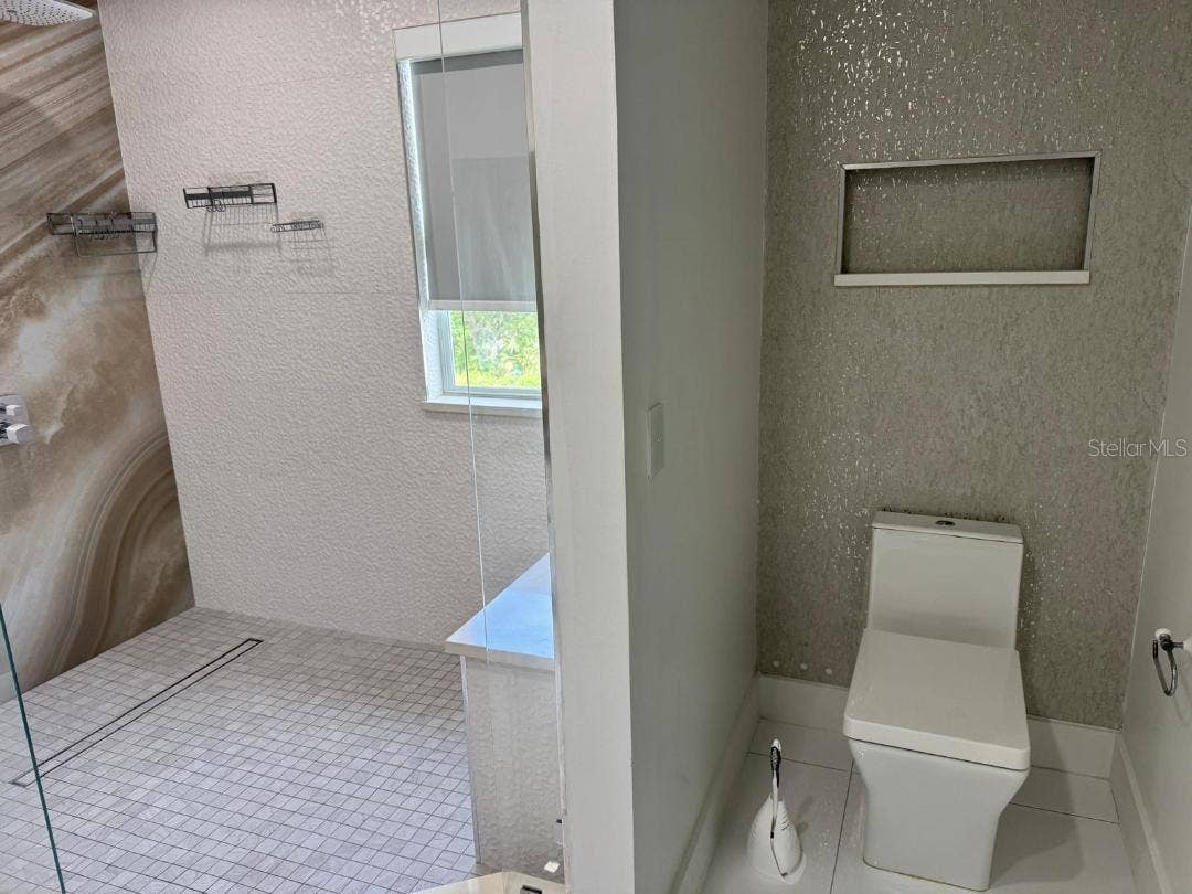 6013 FENDER COURT, Orlando, FL 32837 PRIMARY BATHROOM, SECOND FLOOR..
