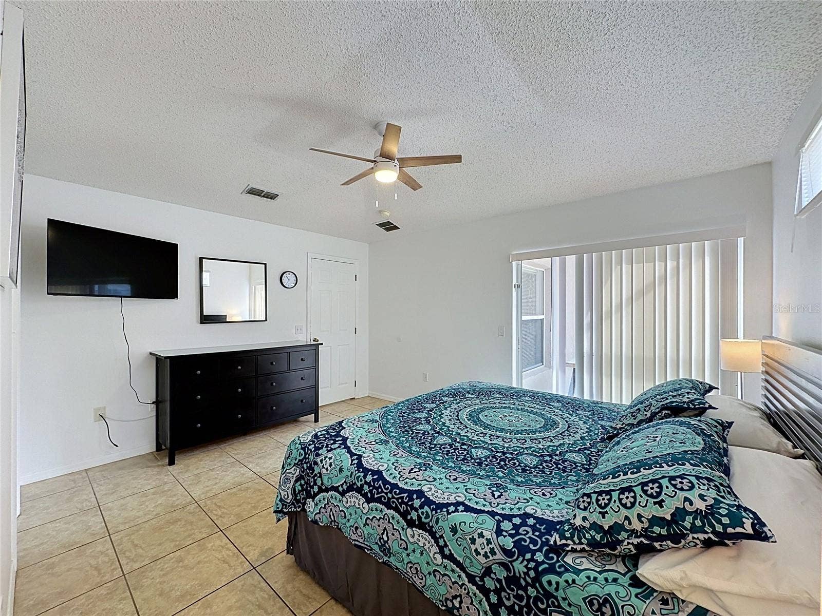 3029 BARBADOS LN, Haines City, FL 33844 Owner's Suite with access to the pool